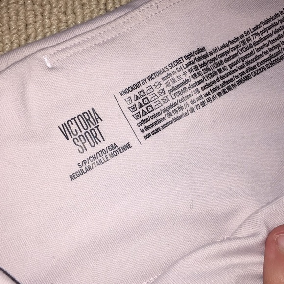 Victoria Sport knockout high rise legging! - Picture 2 of 3